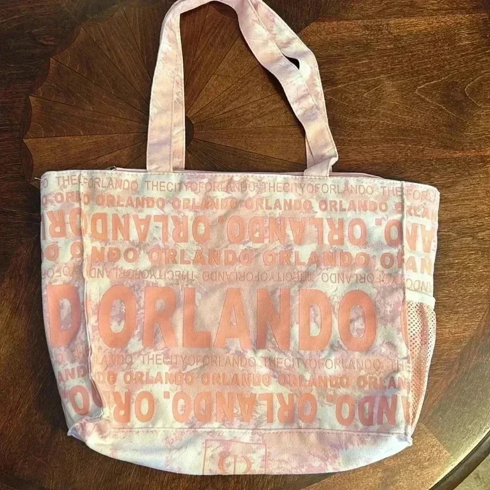 Robin Ruth Orlando Pink and White Shoulder Bag Purse New without tags